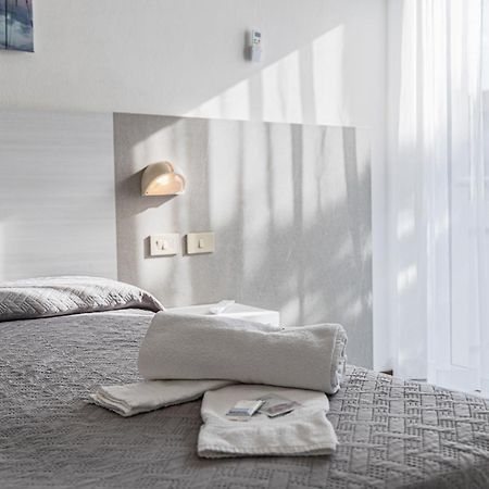 Hotel Astrid チェルヴィア エクステリア 写真