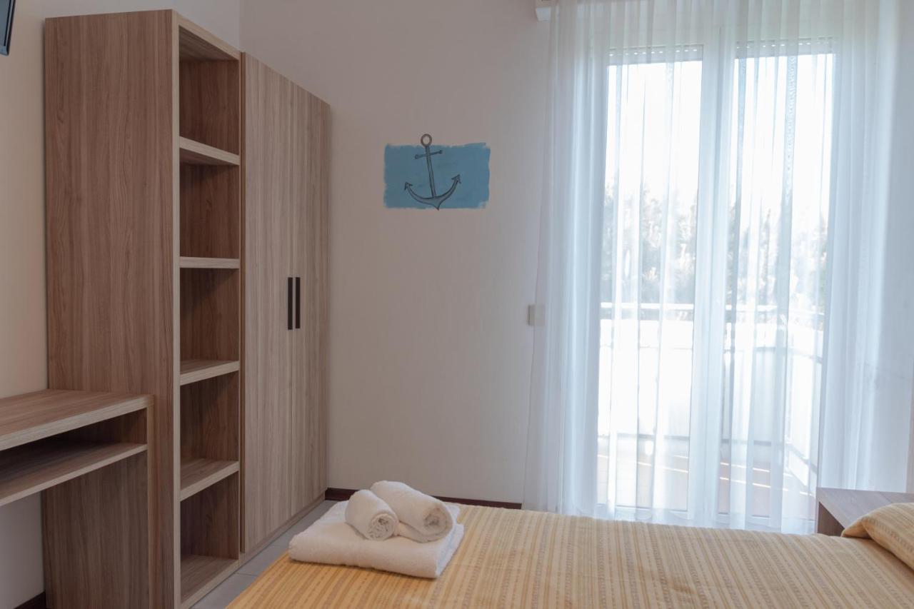 Hotel Astrid チェルヴィア エクステリア 写真