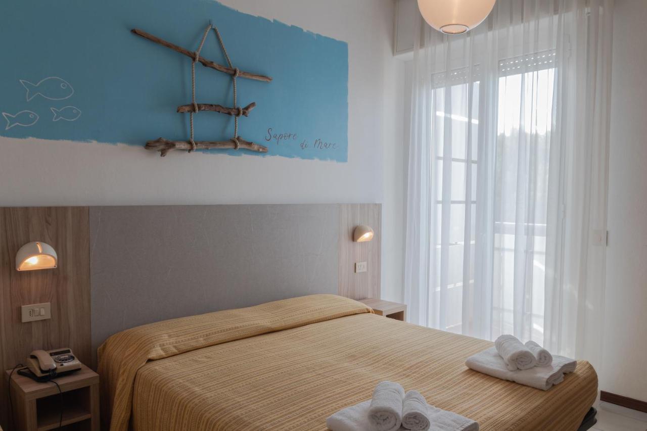 Hotel Astrid チェルヴィア エクステリア 写真