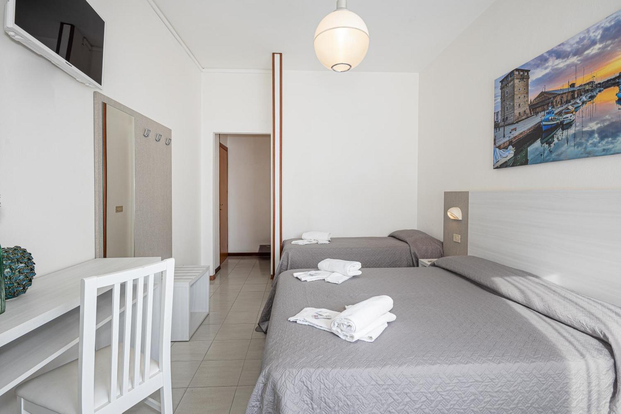 Hotel Astrid チェルヴィア エクステリア 写真
