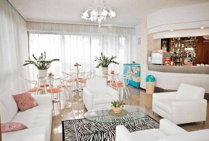 Hotel Astrid チェルヴィア エクステリア 写真